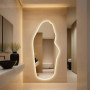 Настенное большое зеркало необычной формы в полный рост с интерьерной подсветкой E020 Настенное большое зеркало необычной формы в полный рост с интерьерной подсветкой E020