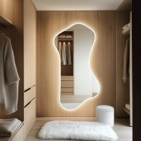 Настенное бесформенное зеркало в полный рост с парящей интерьерной подсветкой E044