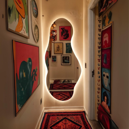 Зеркало необычной формы с задней парящей подсветкой VM010