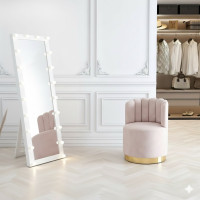 Напольное гримерное зеркало в белой деревянной раме с опорой на ногу-подставку Ледио