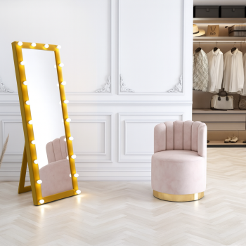 Напольное гримерное зеркало в золотой раме с опорой на подставку Ледио