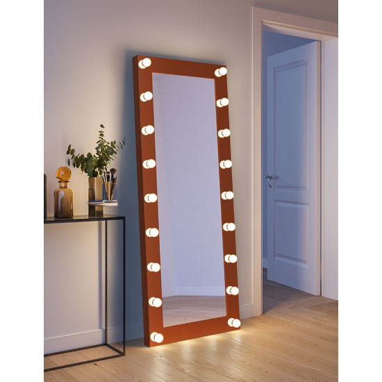 Гримерное напольное зеркало с подсветкой лампочками в деревянной коричневой раме «Хлоя» 