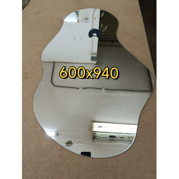 Настенное зеркало волнистой формы 60х94 см Р2602