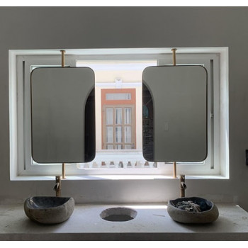 Зеркало на подоконник с закруглёнными углами в металлической раме на штанге Элиф