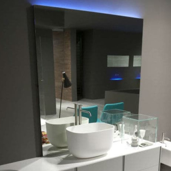 Зеркало с верхней подсветкой Трапеция