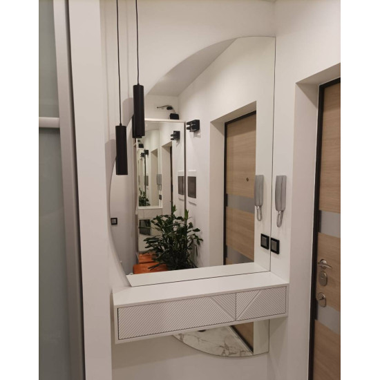 Полукруглое зеркало с задней подсветкой из двух частей с вырезом для ...