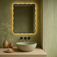 Зеркало в раме волнистой формы с задней светодиодной подсветкой E070