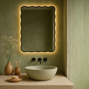 Зеркало в раме волнистой формы с задней светодиодной подсветкой E070
