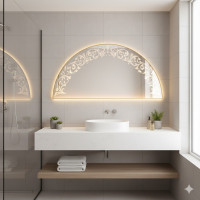 Полукруглое настенное зеркало с пескоструйным узором с подсветкой в золотой раме Эскалада 002