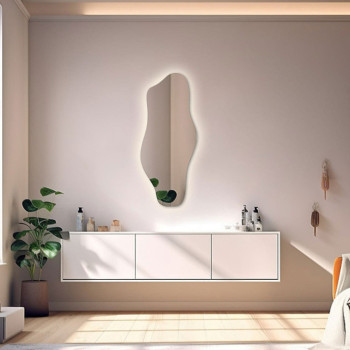 Зеркало нестандартной формы с задней интерьерной подсветкой Форма 001