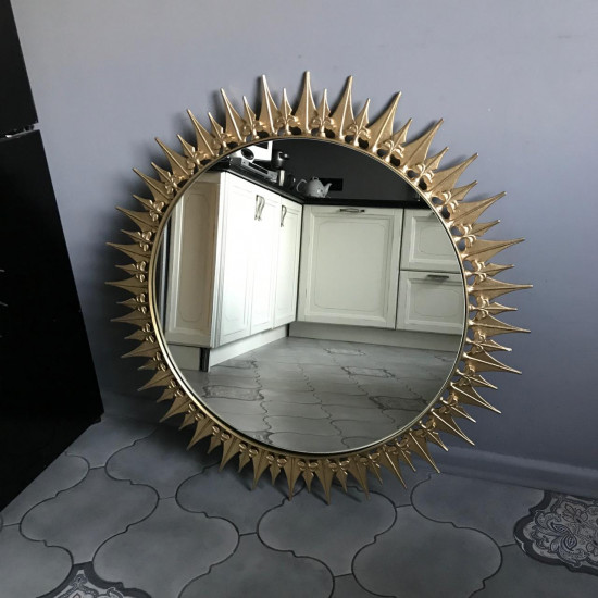 Зеркало солнце в металлической раме под золото Альфа