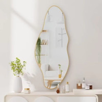 Зеркало абстрактной волнистой формы в раме MM028