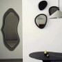 Зеркало декоративное неправильной формы на деревянном основании MM006