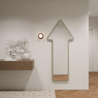 Настенное и напольное большое зеркало-стрела в полный рост в раме K087