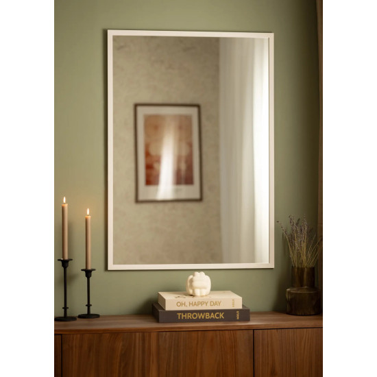 Настенное зеркало в белой раме DR004 Настенное зеркало в белой раме DR004